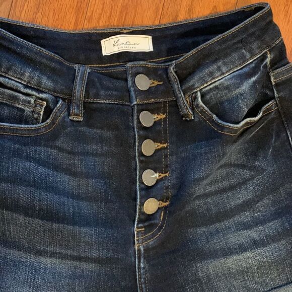 KanCan Size 25 cuffed denim shorts with ultra high waist.  Very stretchy - Picture 2 of 12